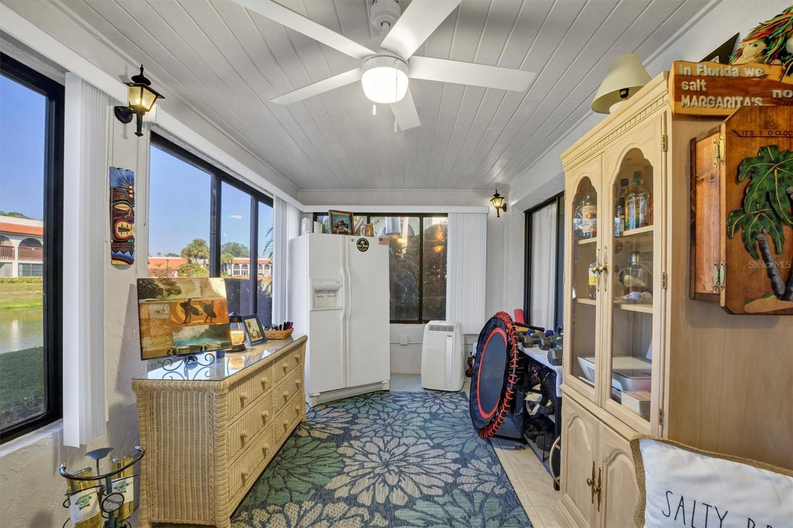 Image 16 of 80 For 10104 Village Drive 4