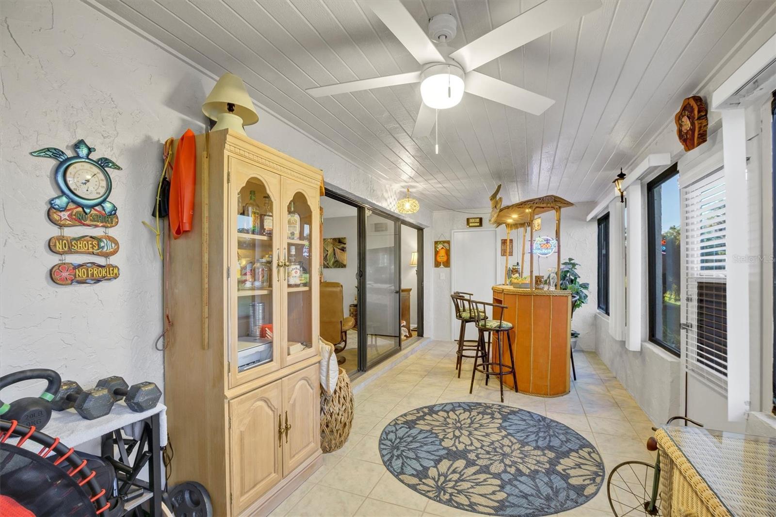 Image 17 of 80 For 10104 Village Drive 4