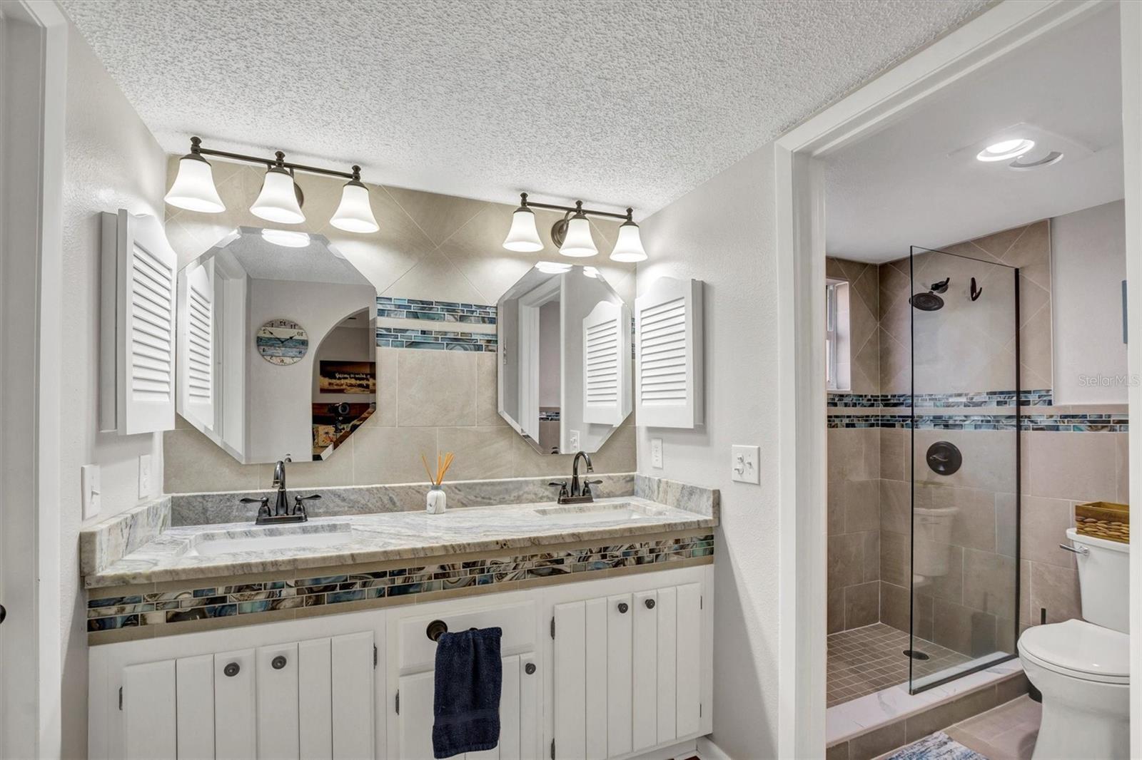 Image 22 of 80 For 10104 Village Drive 4