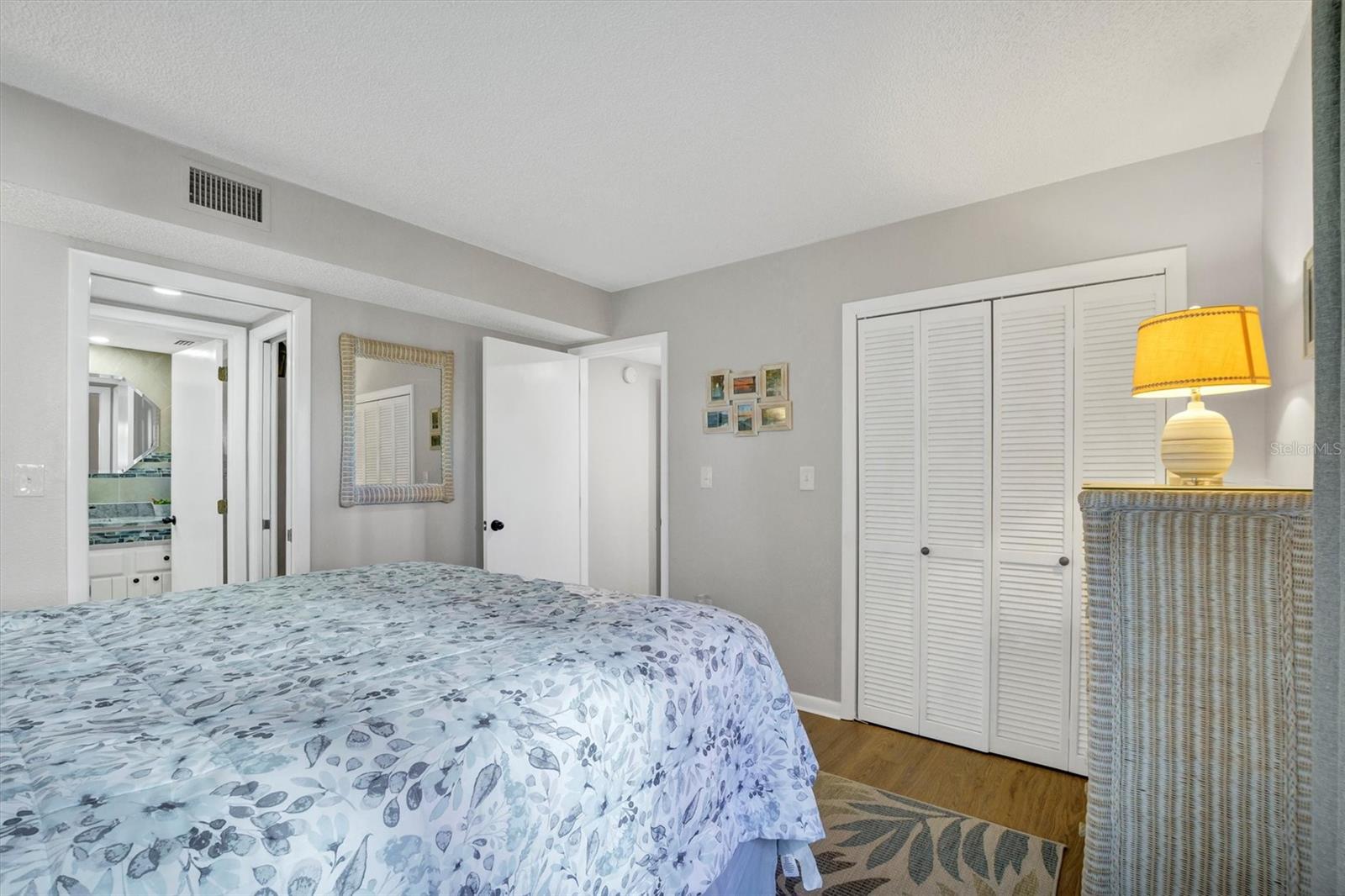 Image 24 of 80 For 10104 Village Drive 4