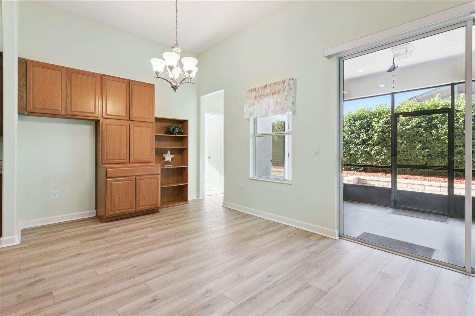 Image 13 of 53 For 3686 Plymouth Drive