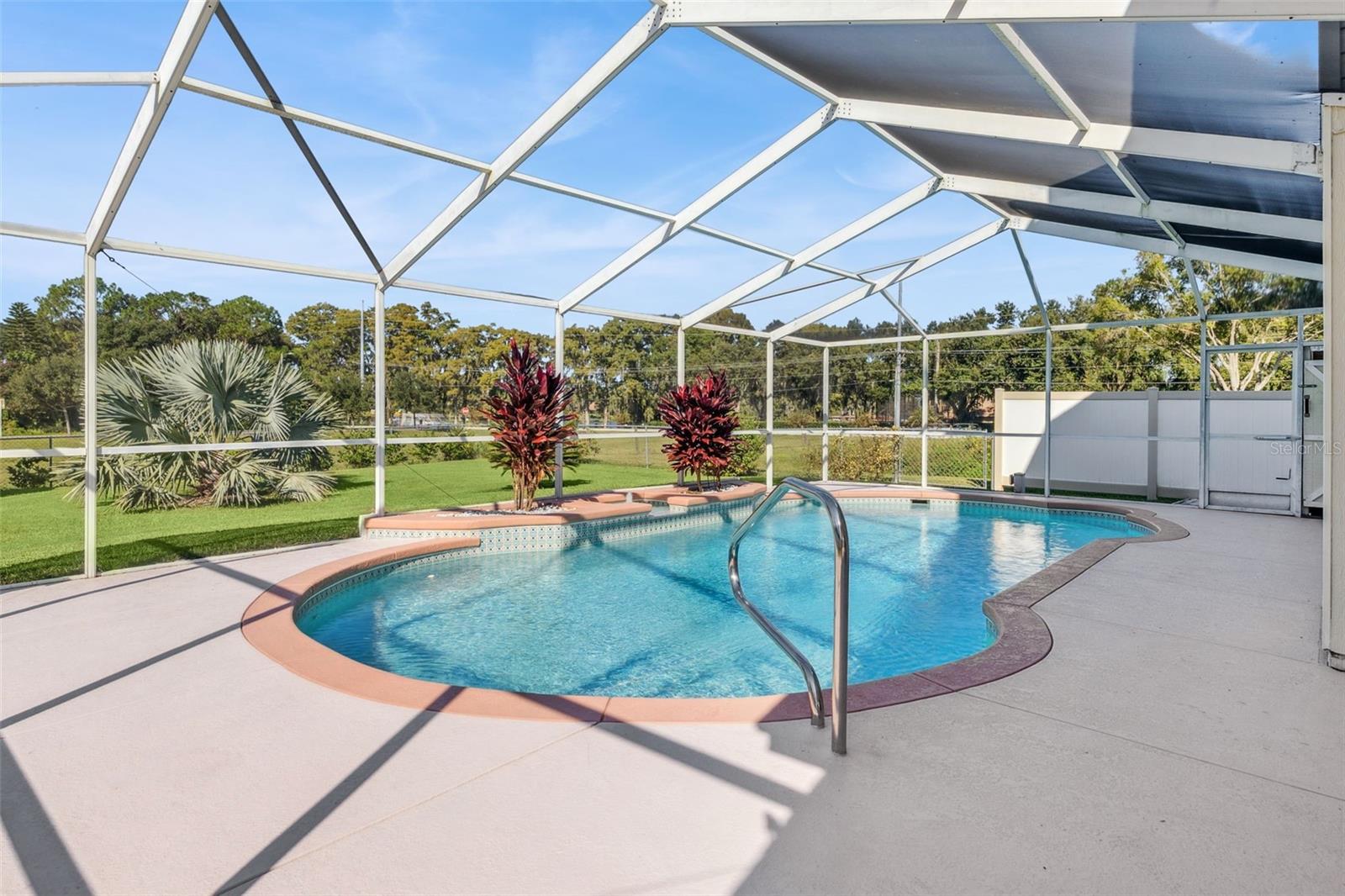 Image 14 of 36 For 502 Little Lake Court