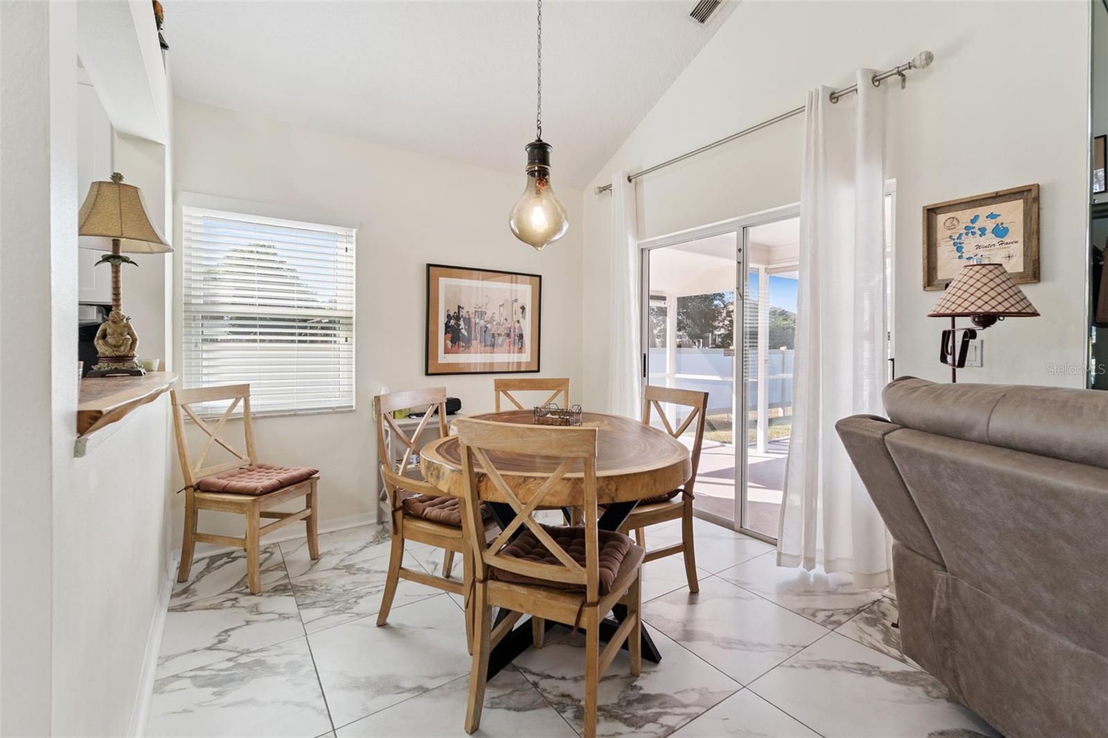 Image 17 of 36 For 502 Little Lake Court