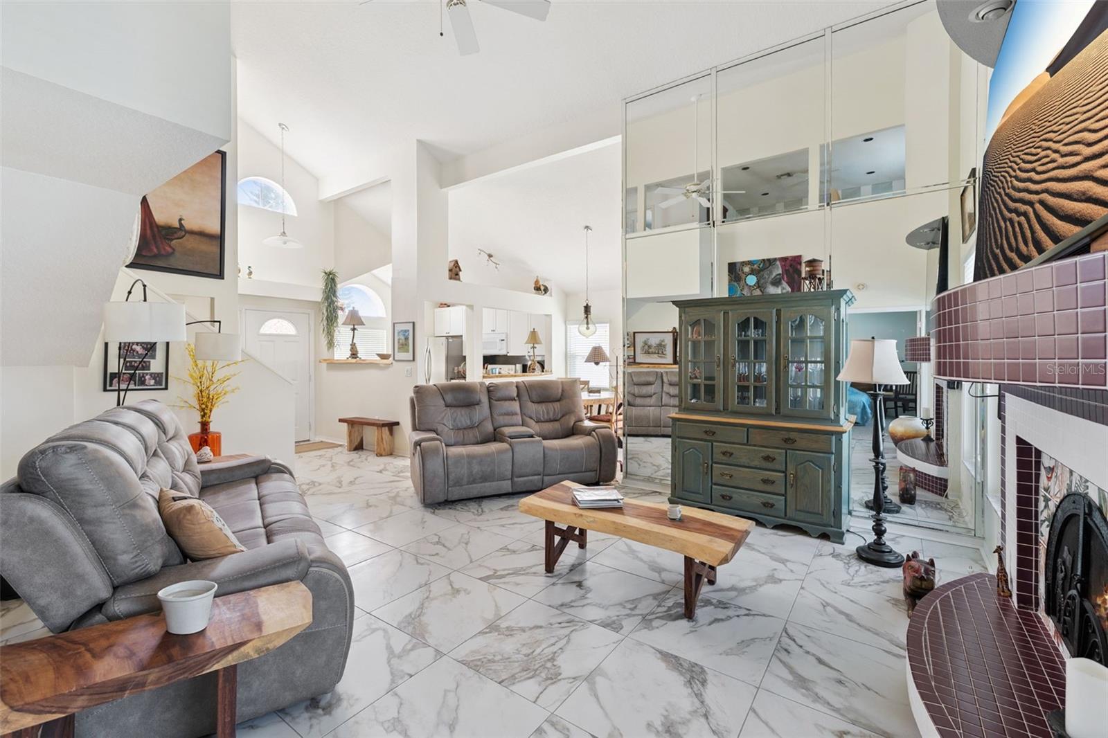 Image 19 of 36 For 502 Little Lake Court