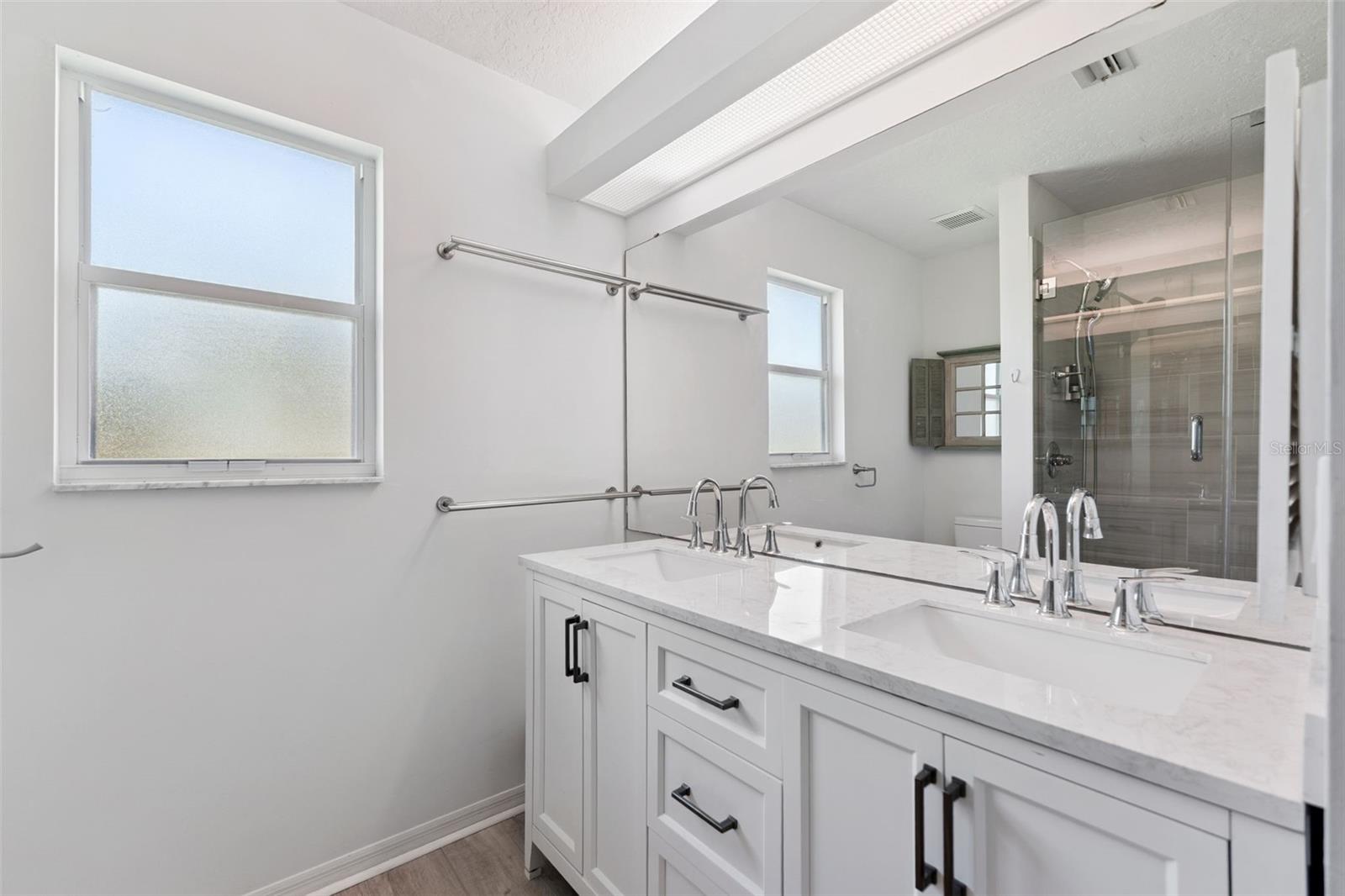 Image 28 of 36 For 502 Little Lake Court