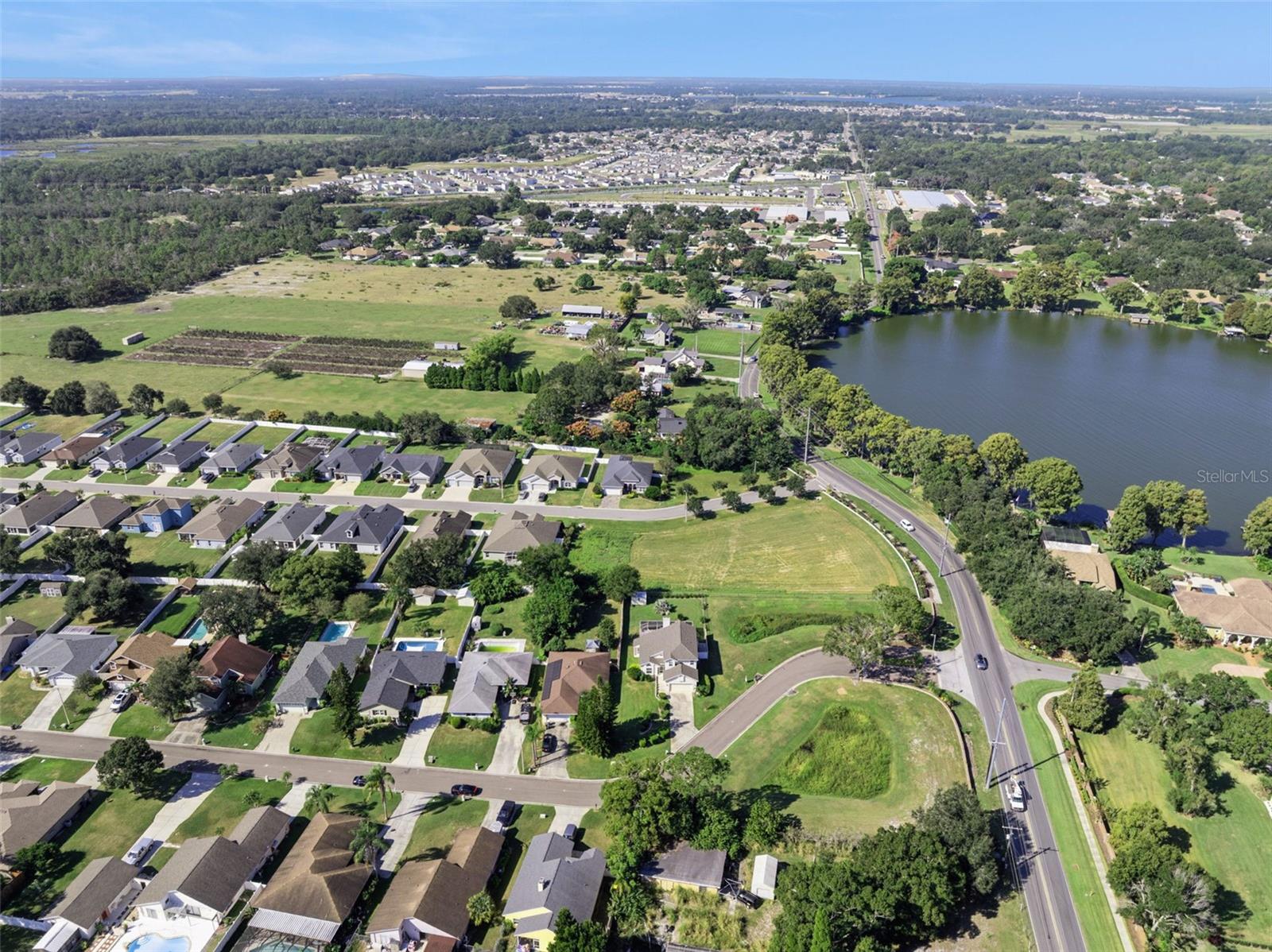 Image 7 of 36 For 502 Little Lake Court