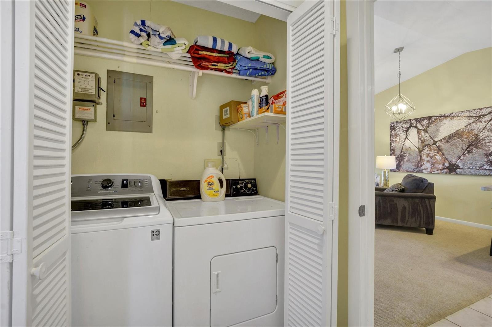 Image 16 of 65 For 10203 Village Drive 23