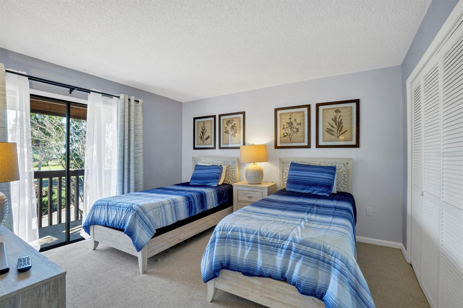 Image 19 of 65 For 10203 Village Drive 23