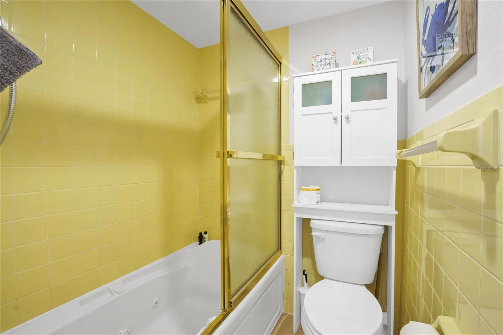 Image 25 of 65 For 10203 Village Drive 23