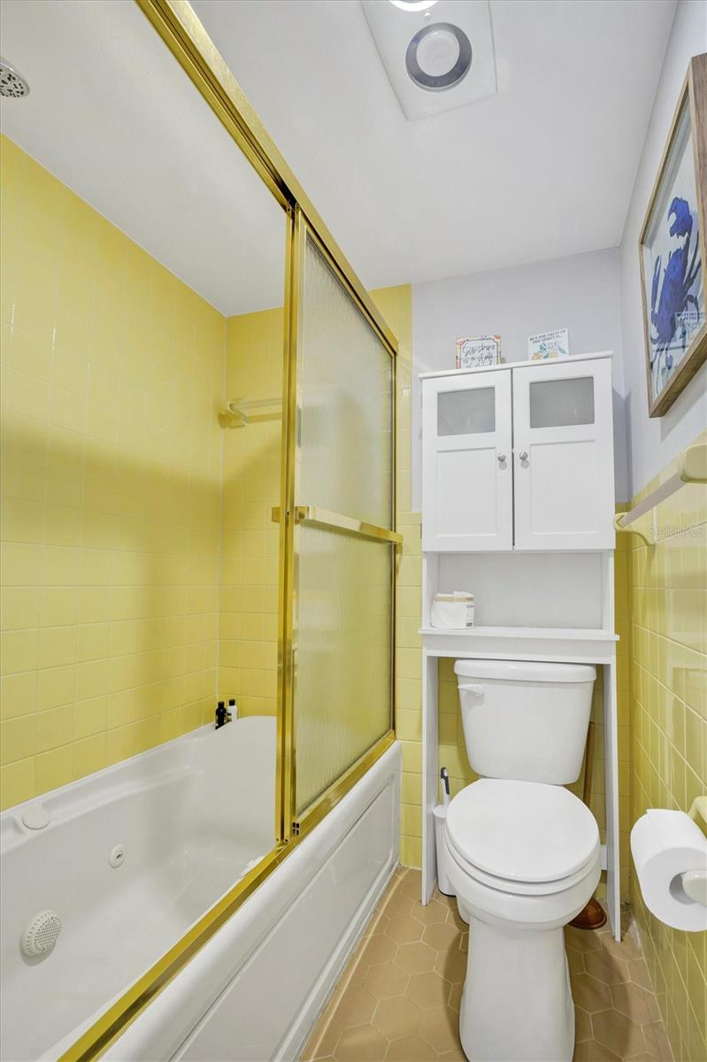 Image 26 of 65 For 10203 Village Drive 23