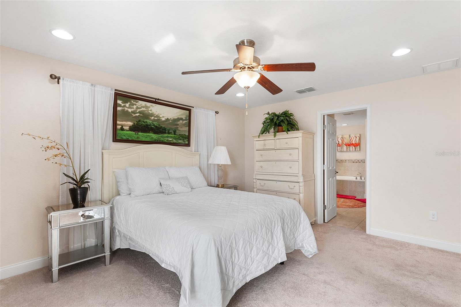 Image 31 of 47 For 140 Lake Arietta Court