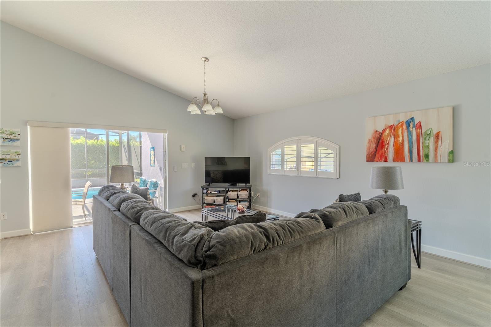 Image 5 of 32 For 141 Old Bridge Circle