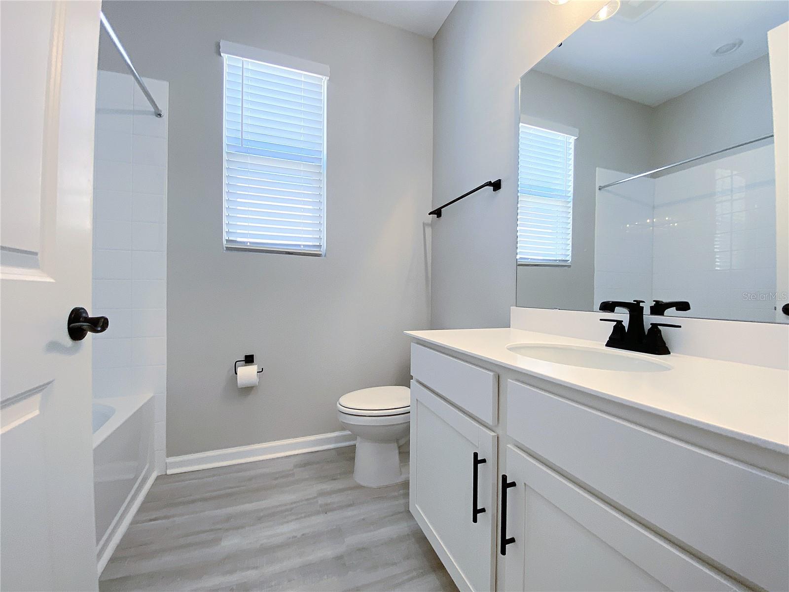 Image 16 of 19 For 706 Benz Street