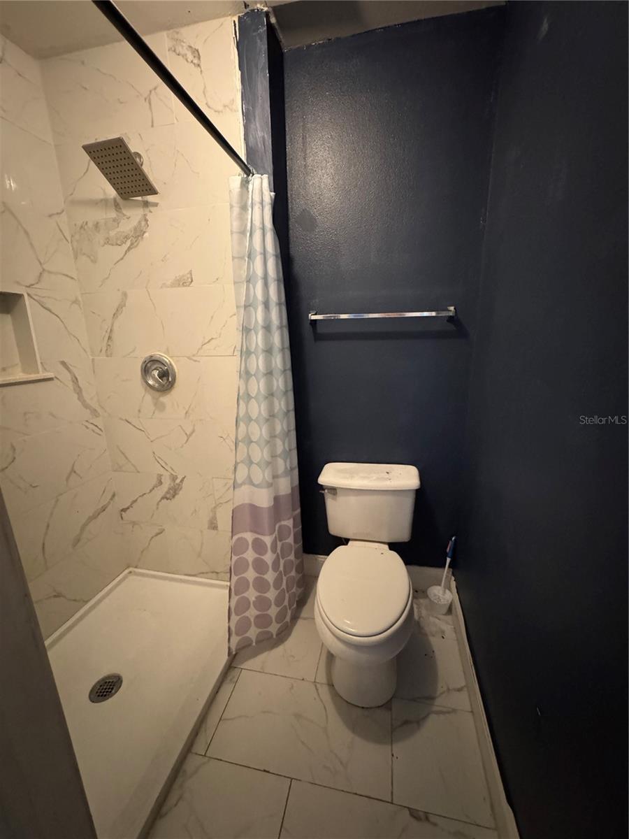 Image 3 of 17 For 1001 Ronlin Street