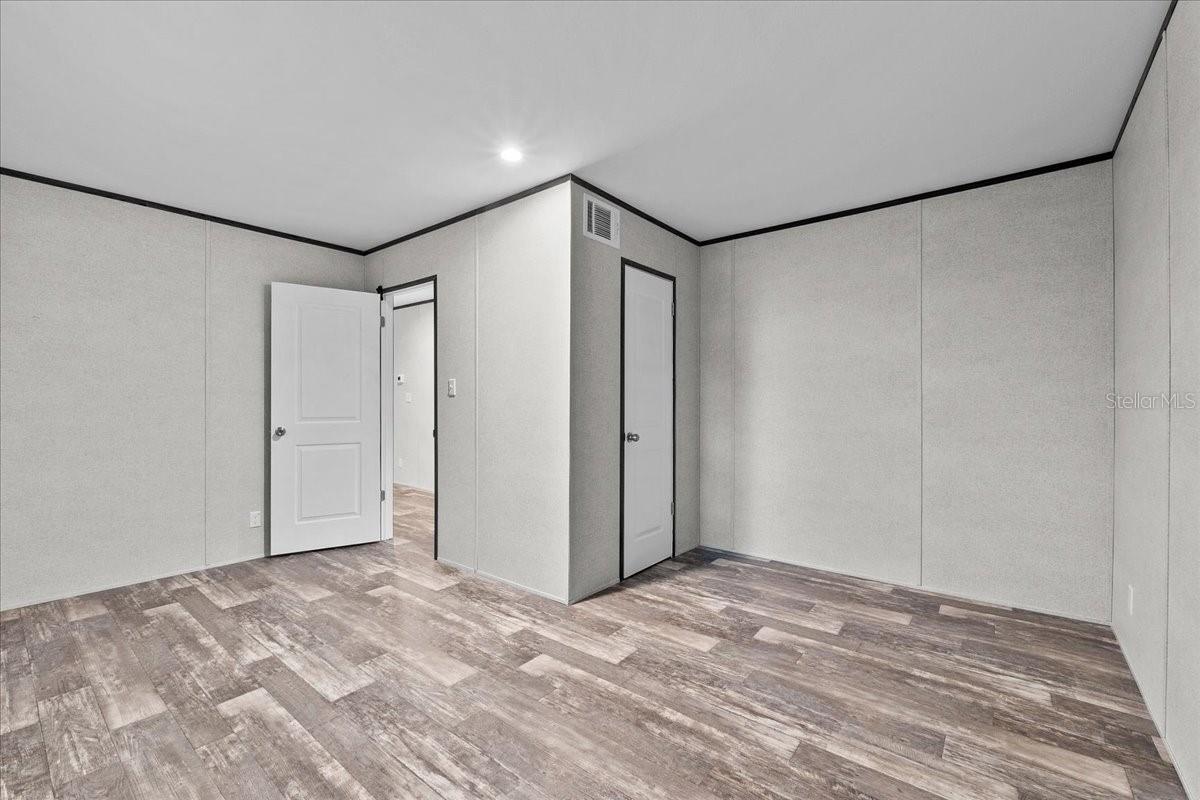 Image 33 of 38 For 17502 Eve Drive