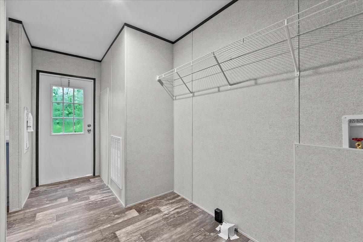 Image 35 of 38 For 17502 Eve Drive