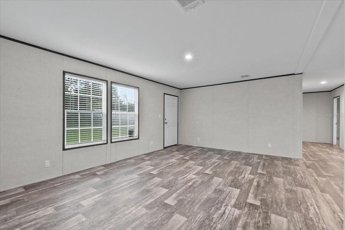 Image 7 of 38 For 17502 Eve Drive