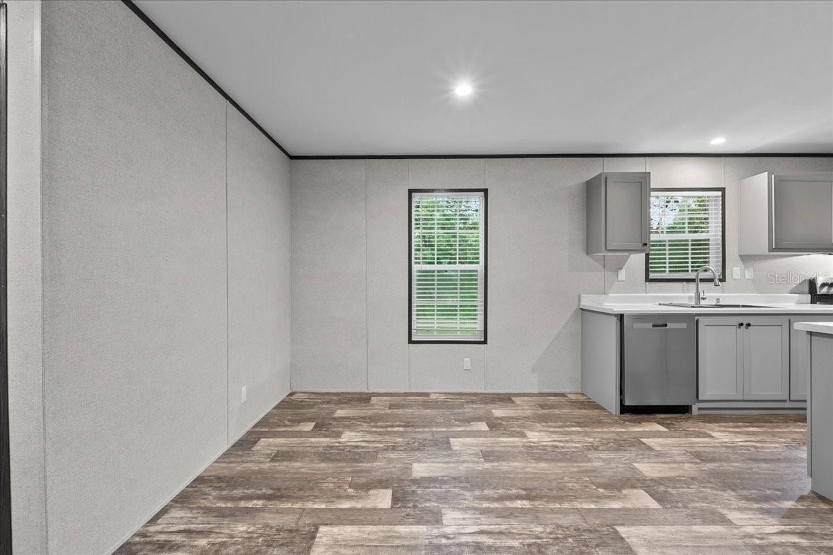 Image 9 of 38 For 17502 Eve Drive