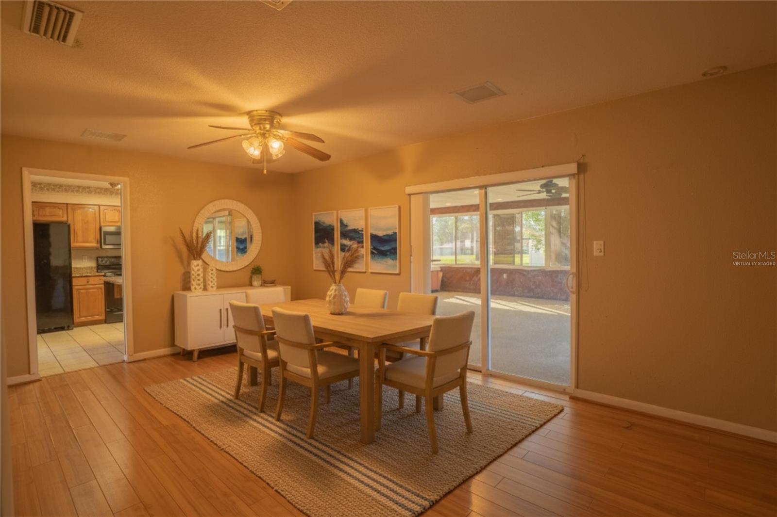 Image 16 of 24 For 4006 Hollyhead Circle S