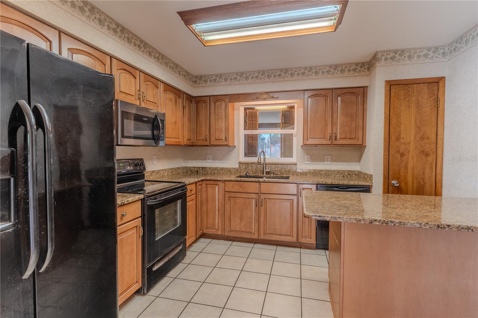 Image 17 of 24 For 4006 Hollyhead Circle S