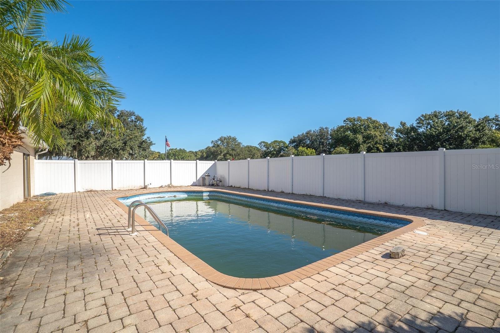 Image 2 of 24 For 4006 Hollyhead Circle S