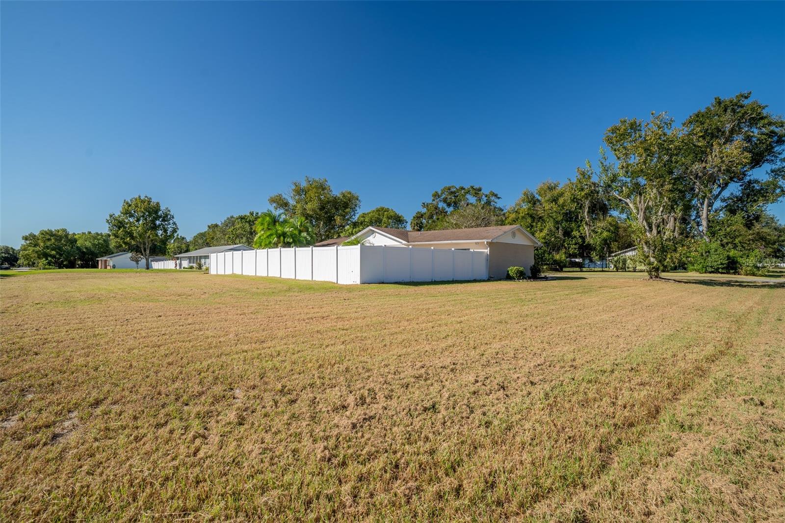 Image 22 of 24 For 4006 Hollyhead Circle S