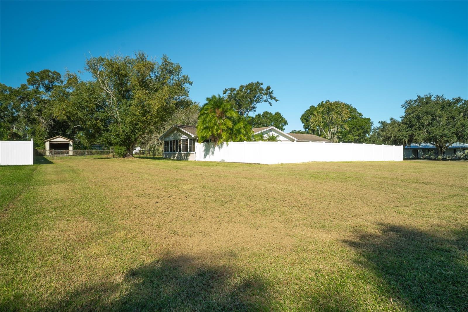 Image 4 of 24 For 4006 Hollyhead Circle S