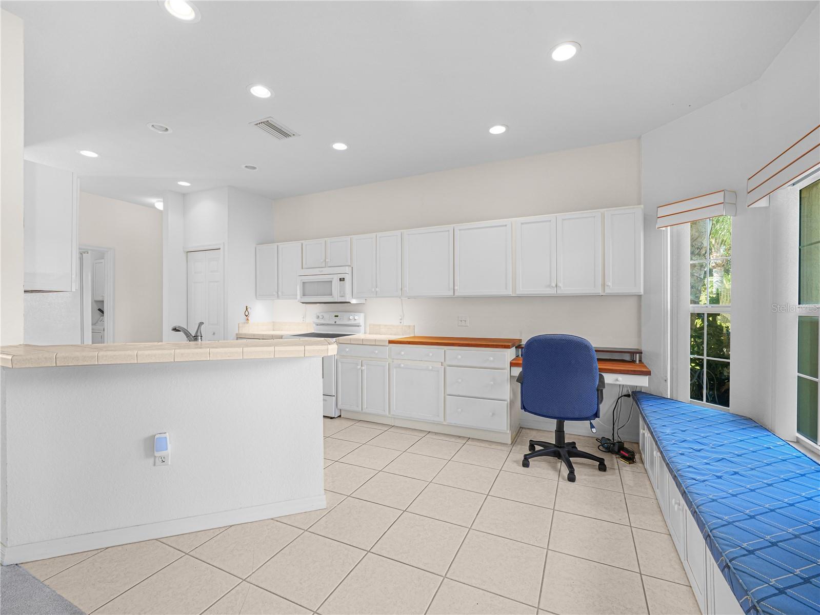 Image 9 of 64 For 4028 Birkdale Drive