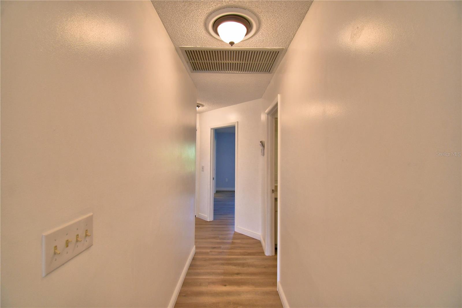 Image 21 of 89 For 820 Mann Road