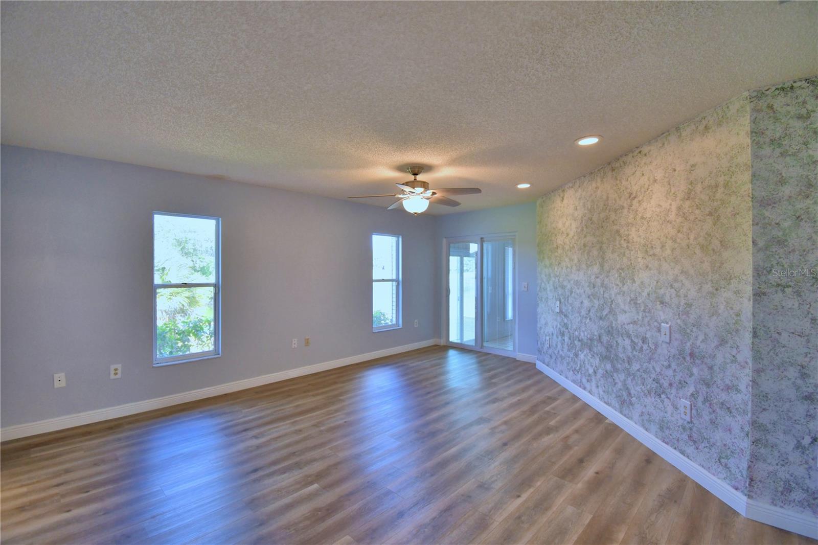 Image 27 of 89 For 820 Mann Road