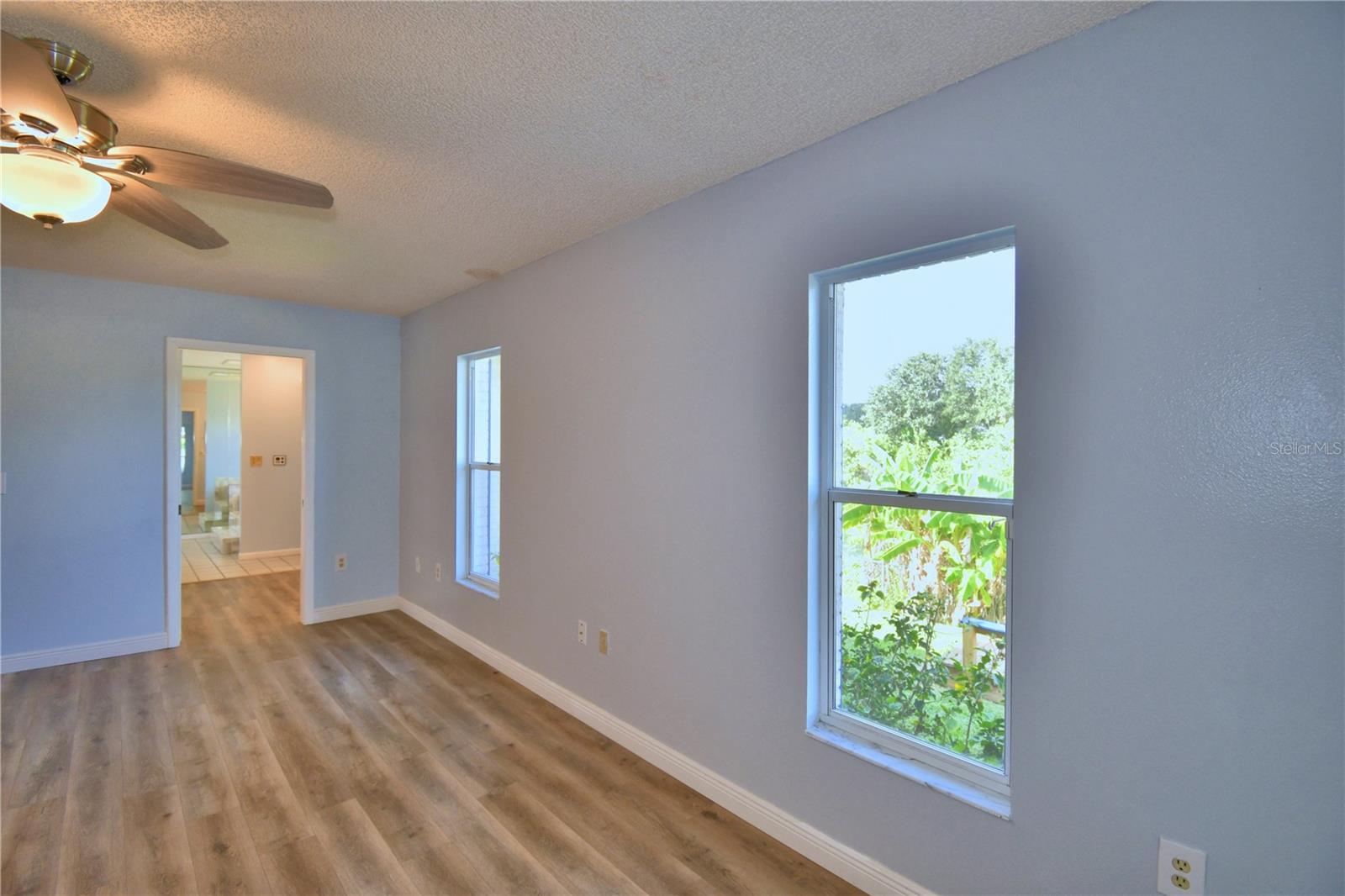 Image 29 of 89 For 820 Mann Road