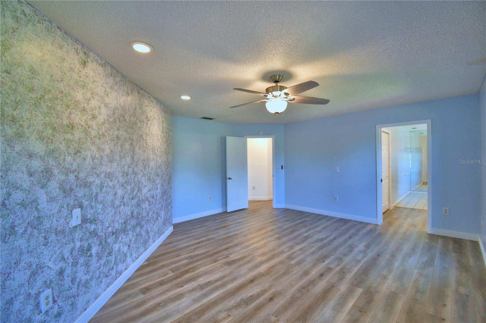 Image 30 of 89 For 820 Mann Road