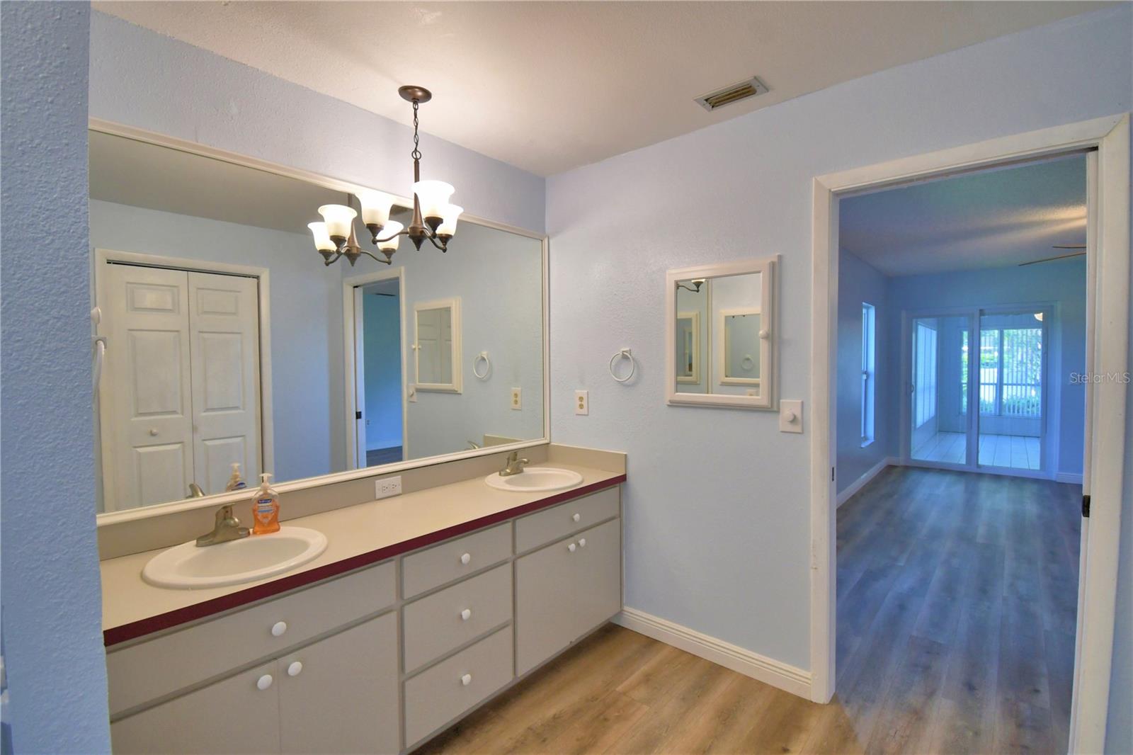 Image 34 of 89 For 820 Mann Road