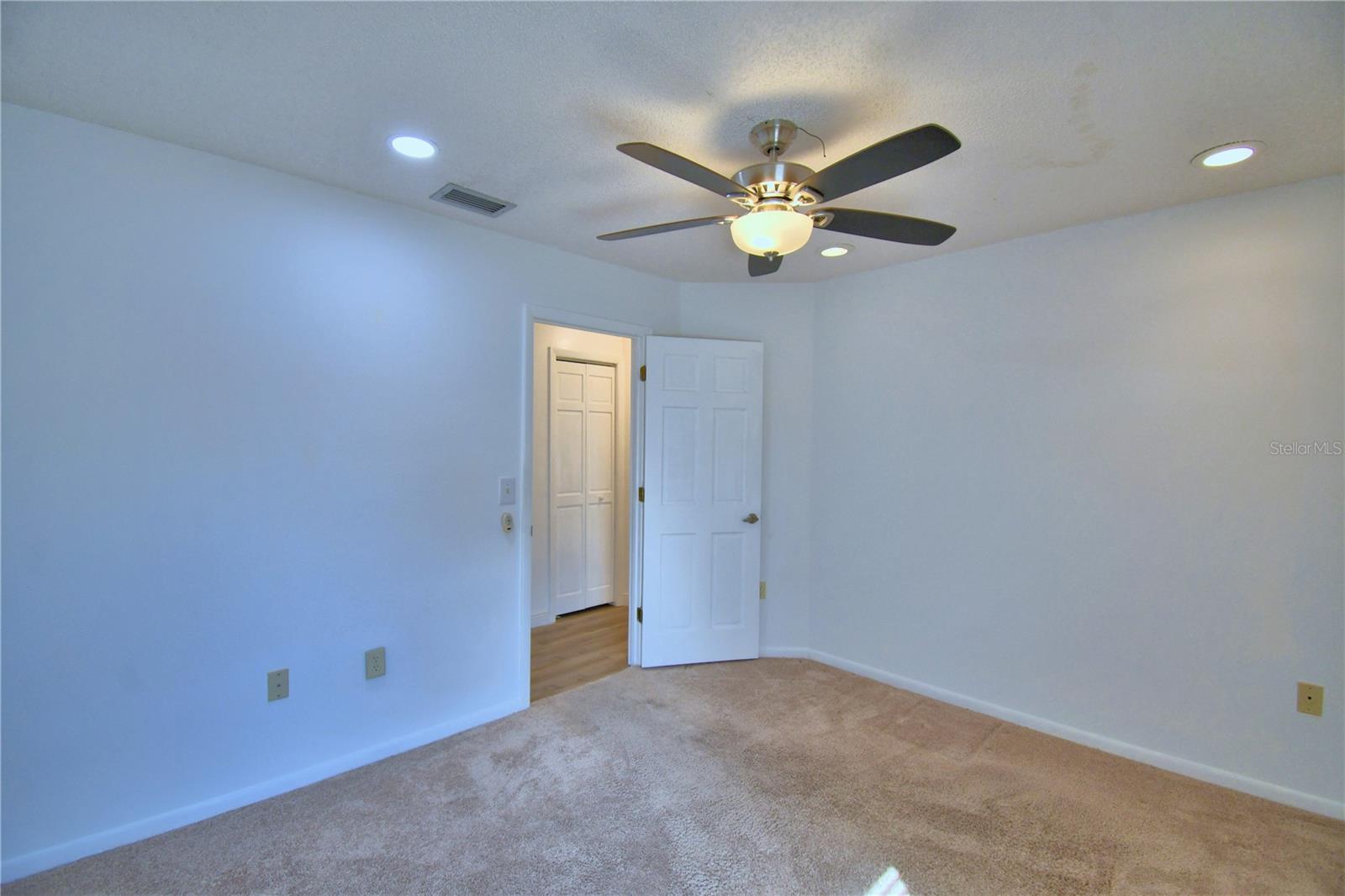 Image 41 of 89 For 820 Mann Road