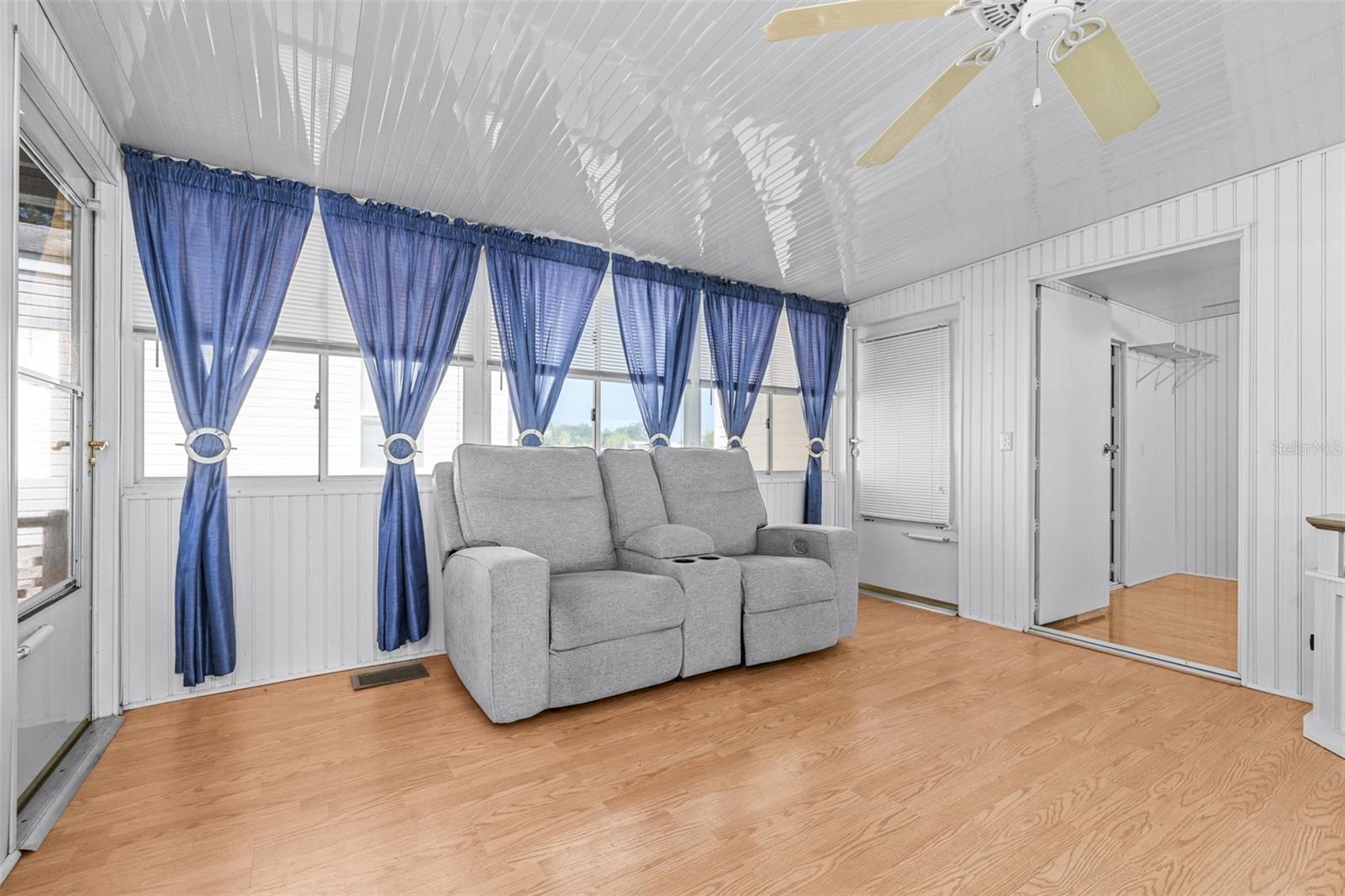 Image 11 of 71 For 389 Golfview Drive 389