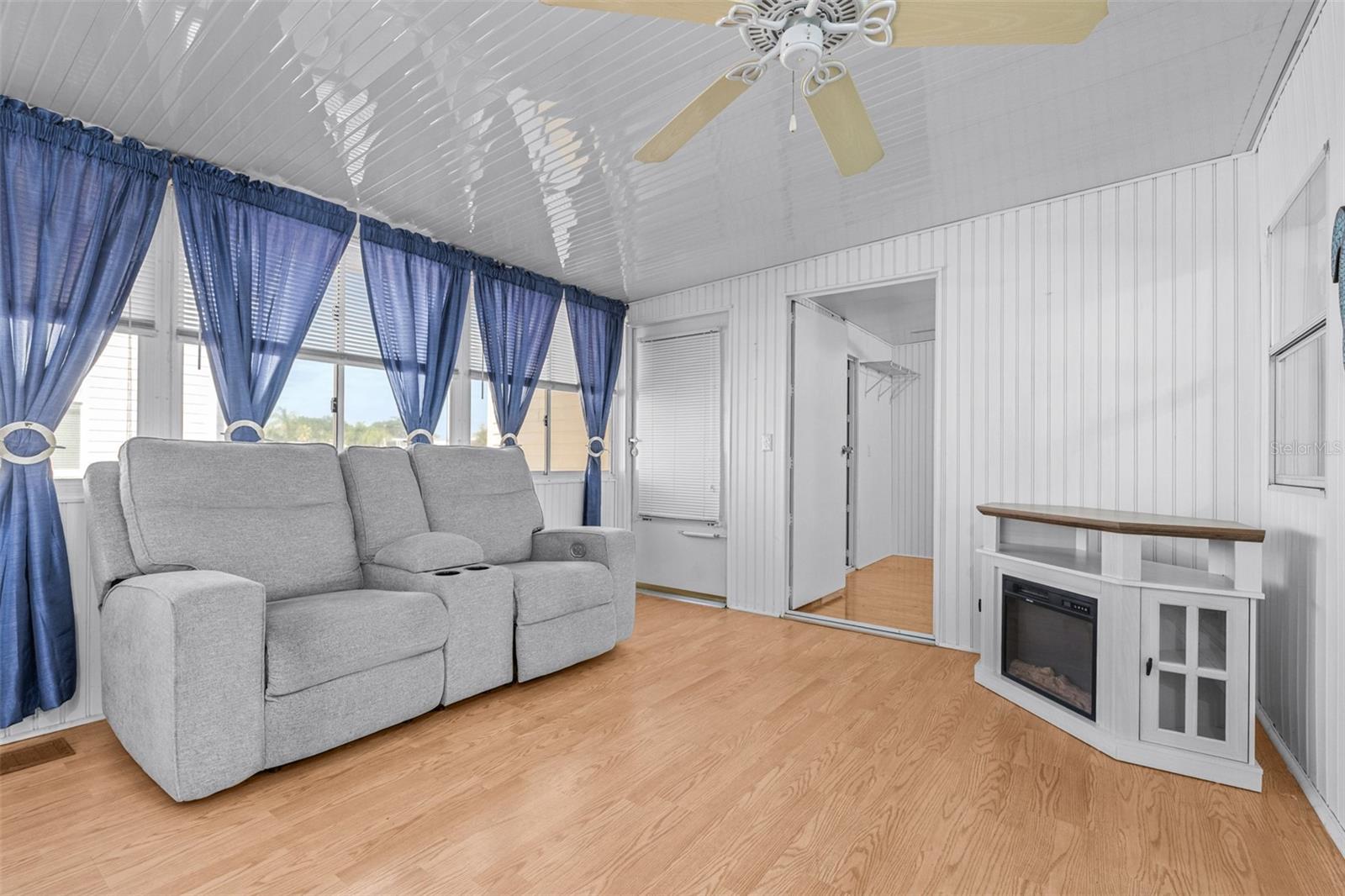 Image 13 of 71 For 389 Golfview Drive 389