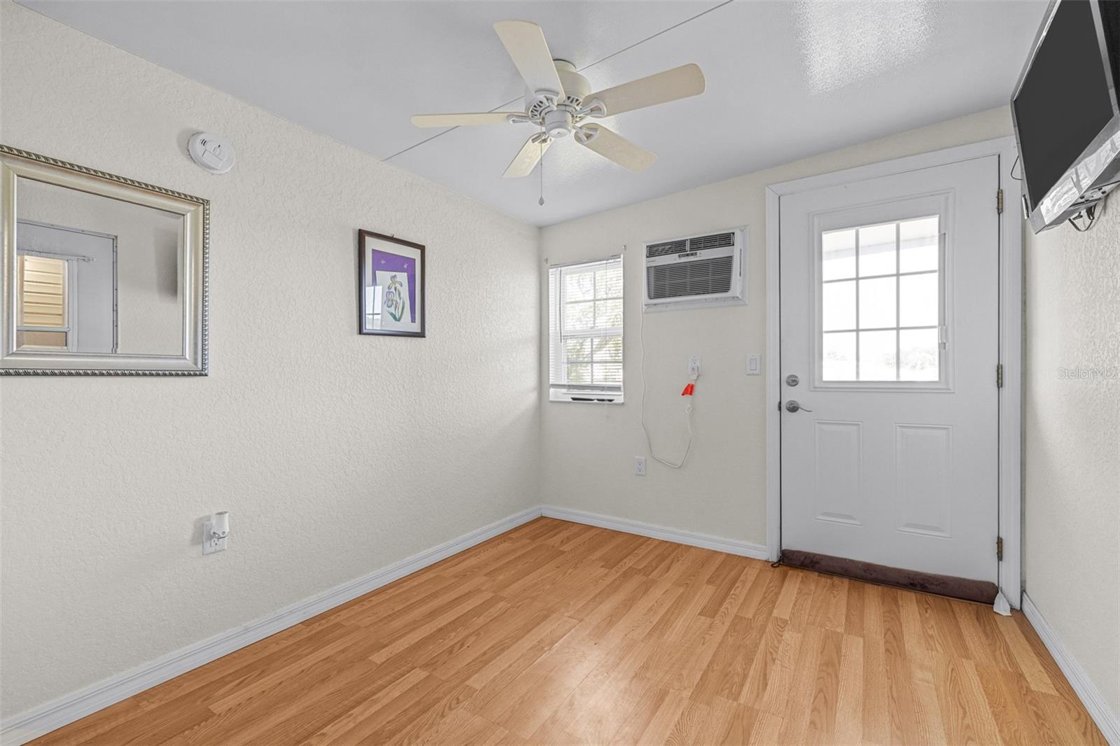 Image 22 of 71 For 389 Golfview Drive 389