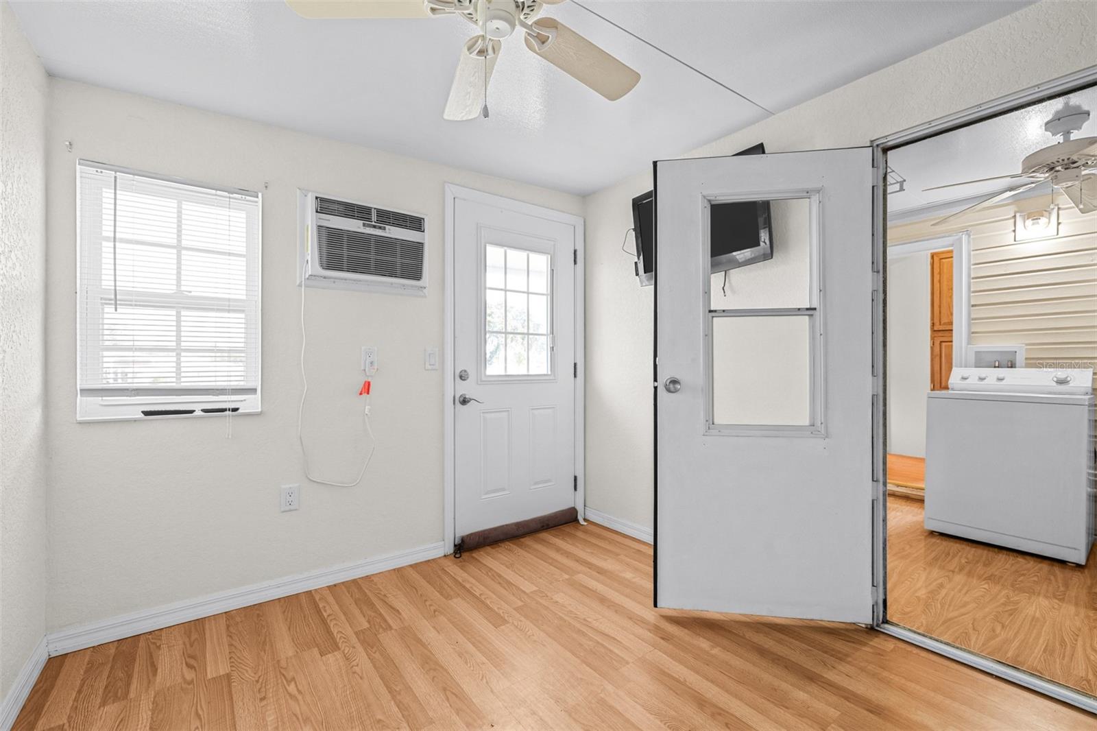 Image 24 of 71 For 389 Golfview Drive 389