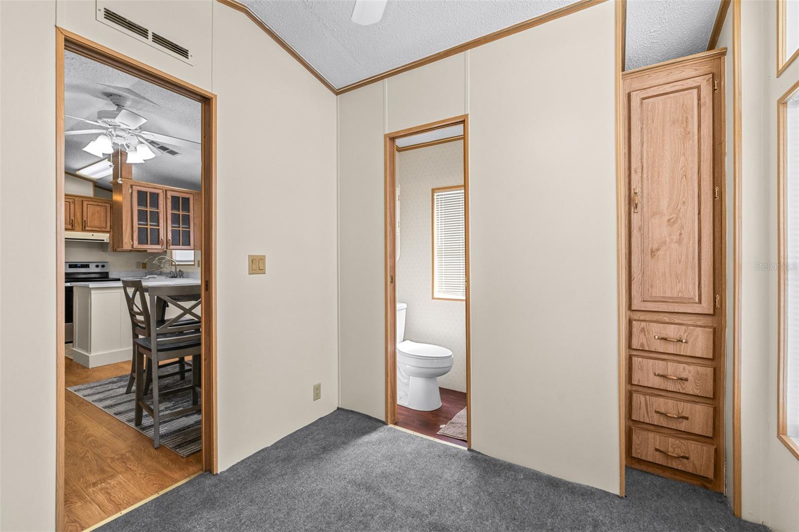 Image 27 of 71 For 389 Golfview Drive 389