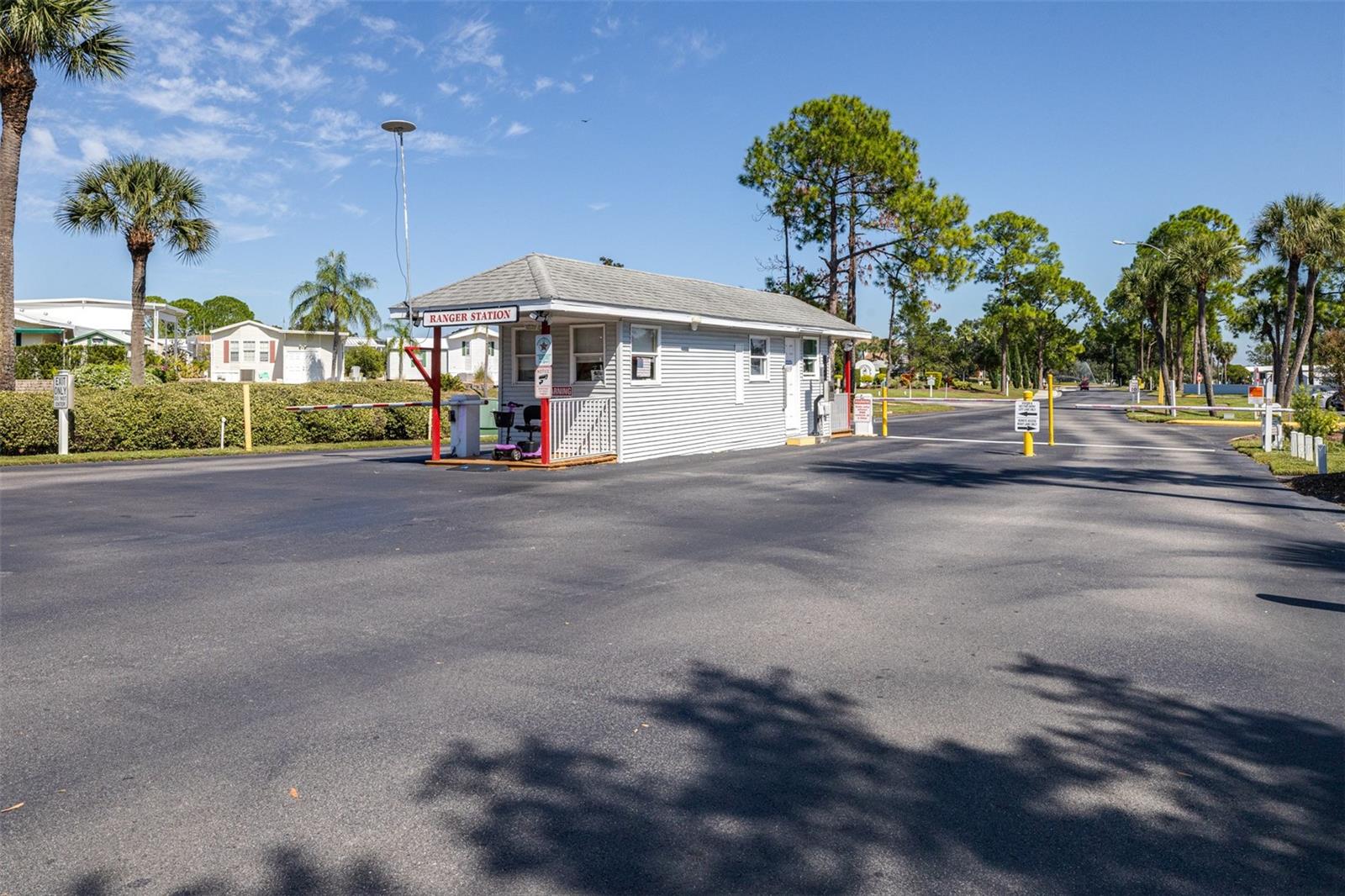 Image 44 of 71 For 389 Golfview Drive 389