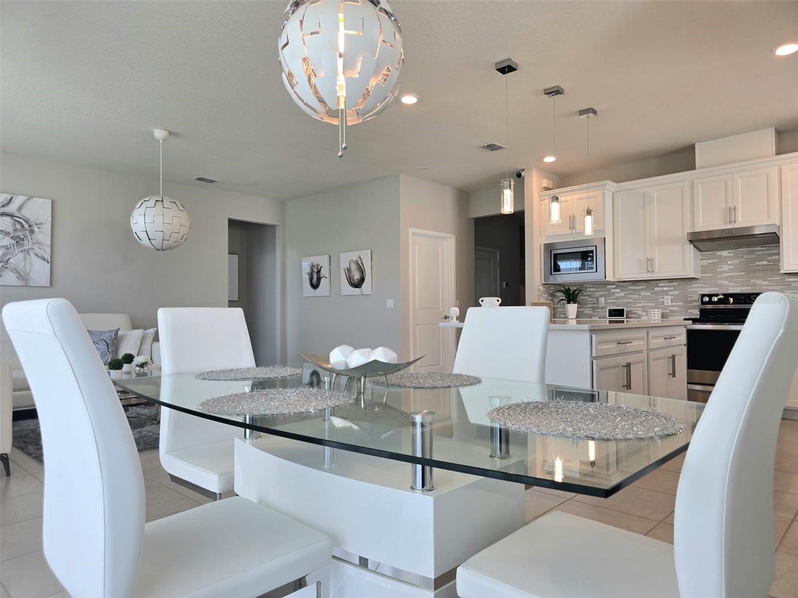 Image 16 of 43 For 1973 Spring Shower Circle