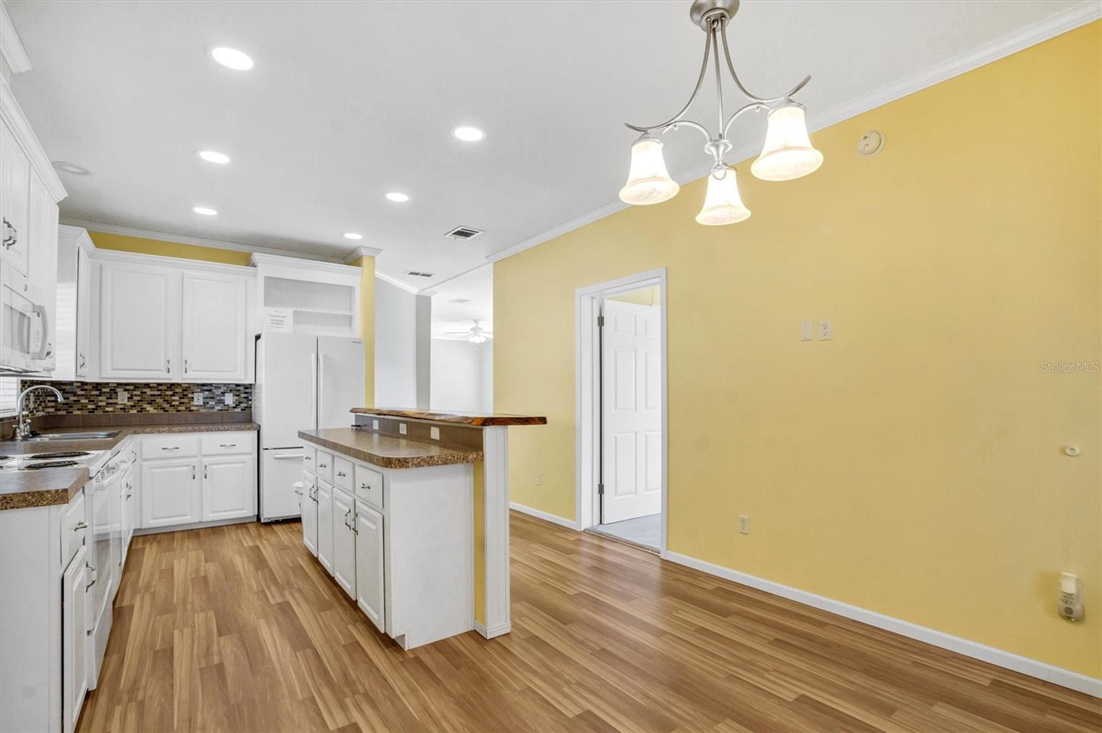 Image 11 of 45 For 231 Glenwood Drive