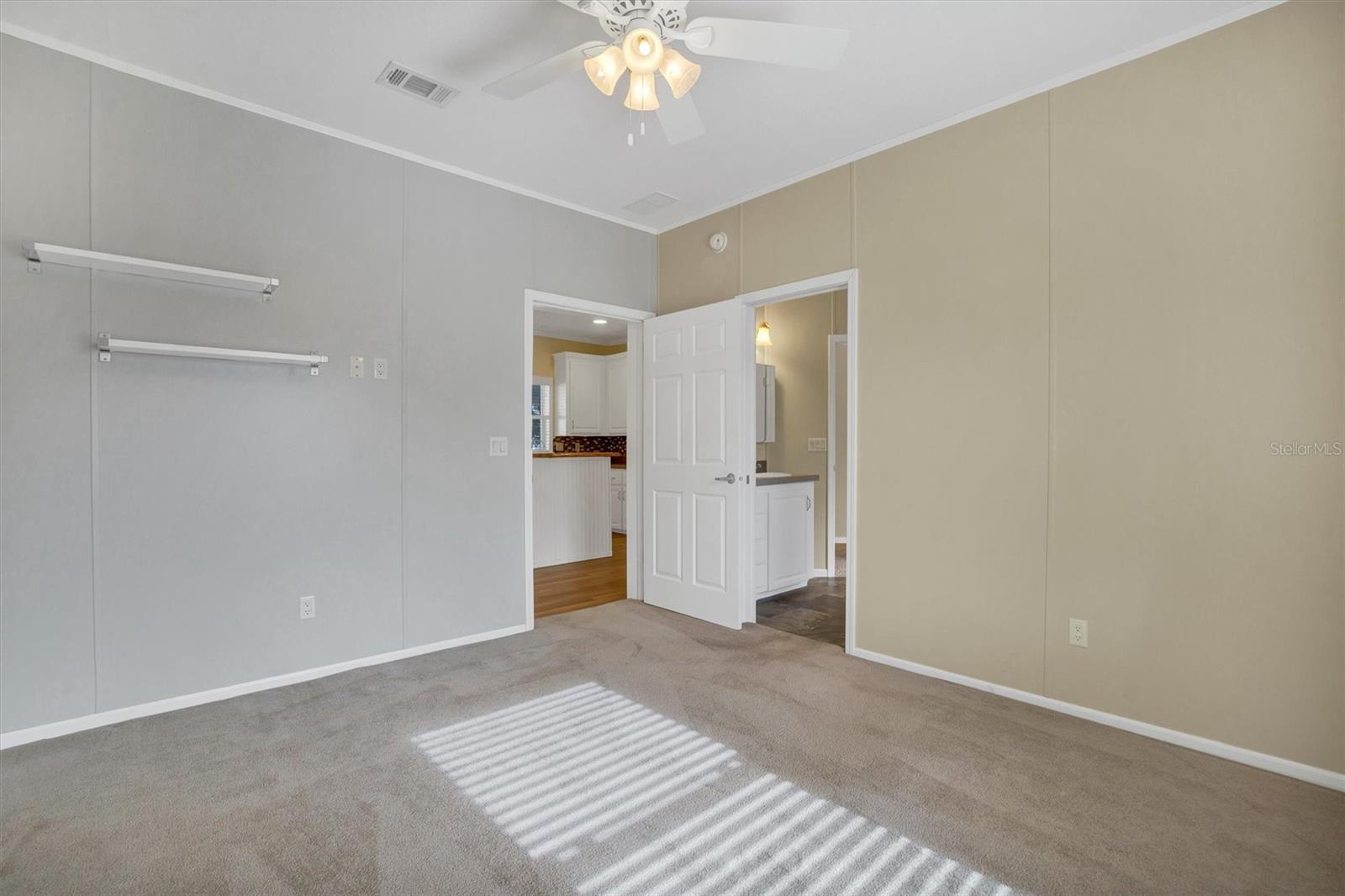 Image 26 of 45 For 231 Glenwood Drive