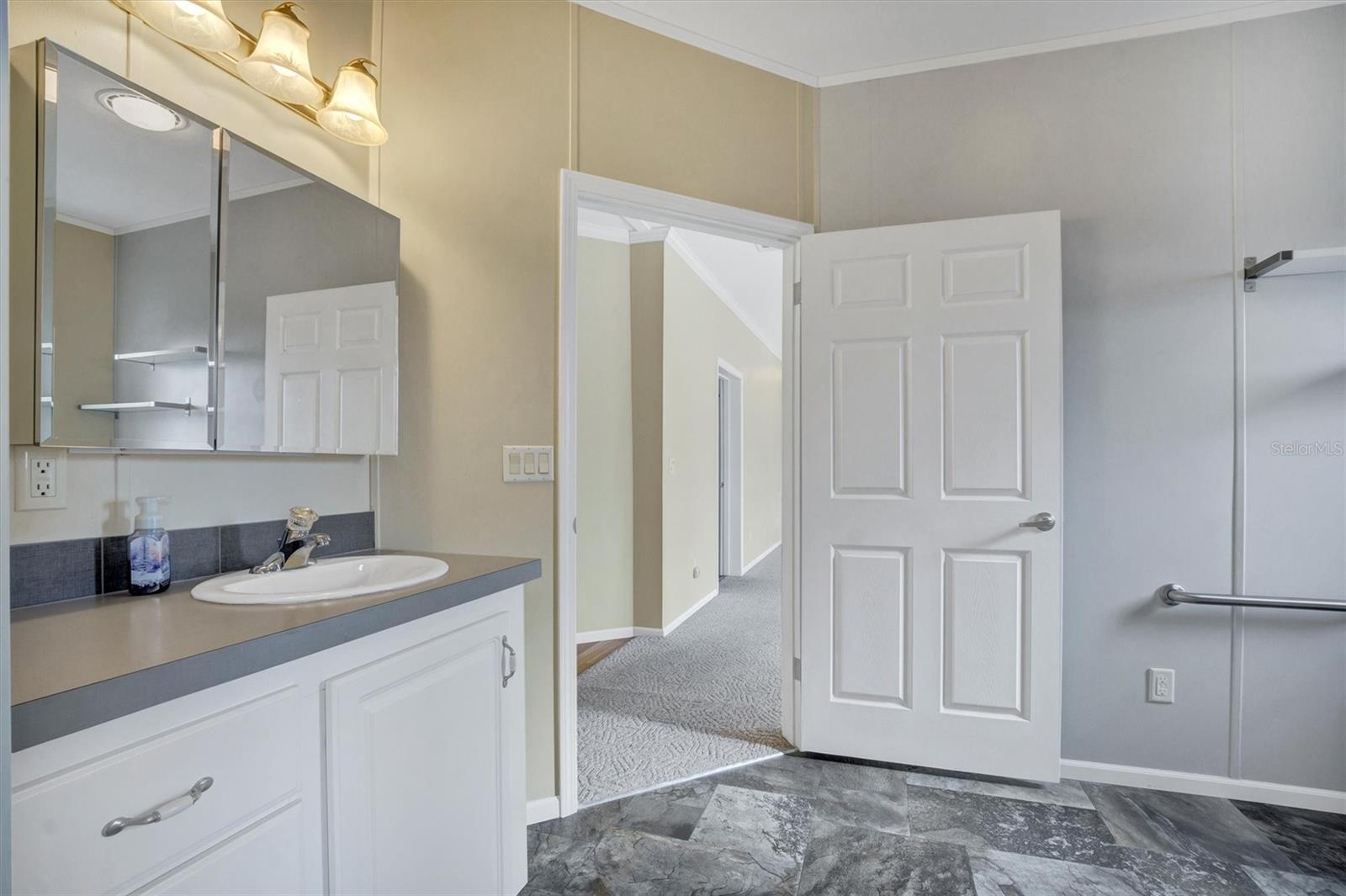 Image 29 of 45 For 231 Glenwood Drive