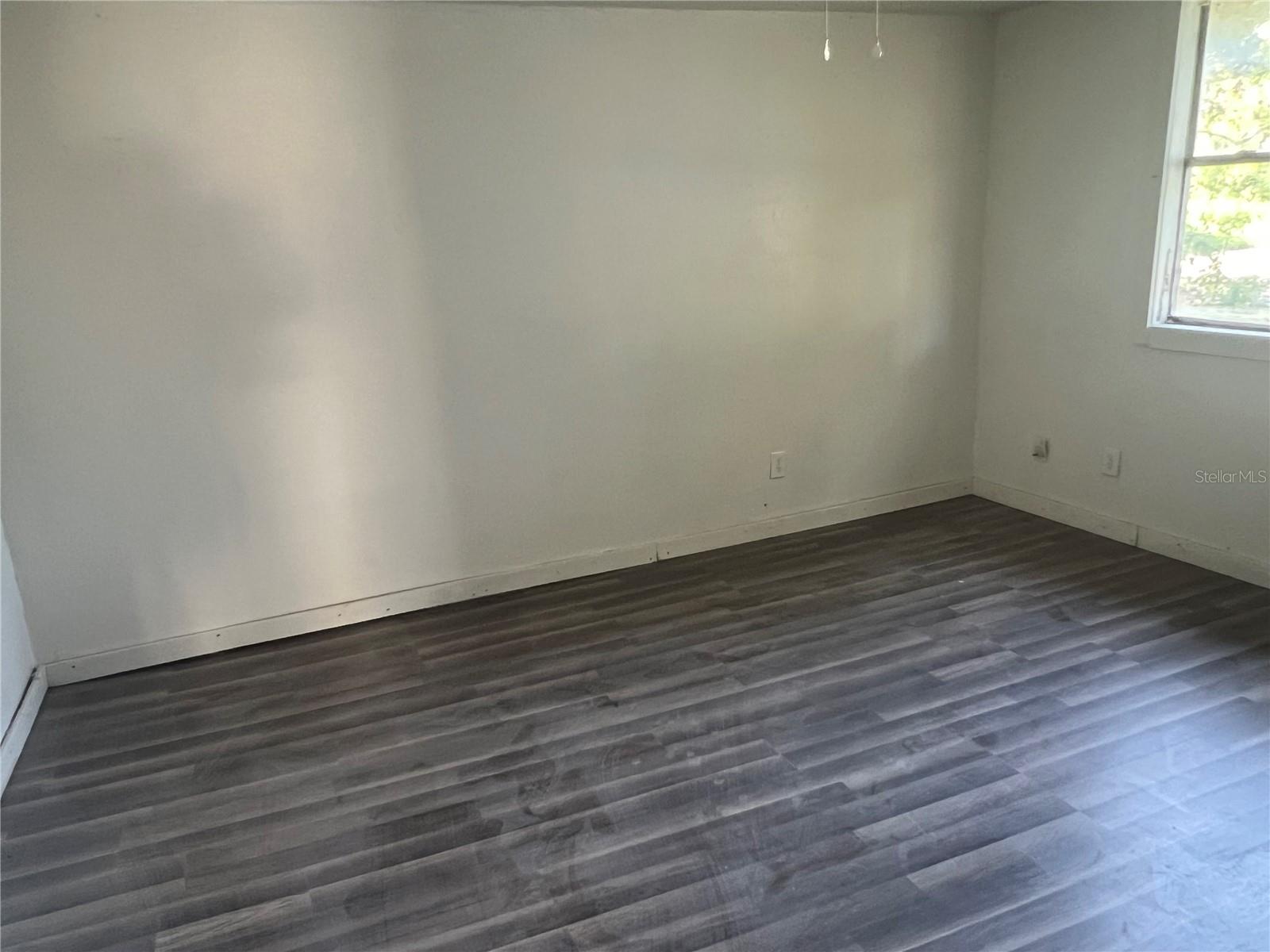 Image 17 of 47 For 112 3rd Eloise Street