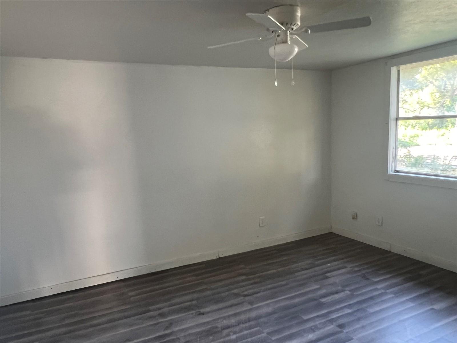 Image 18 of 47 For 112 3rd Eloise Street