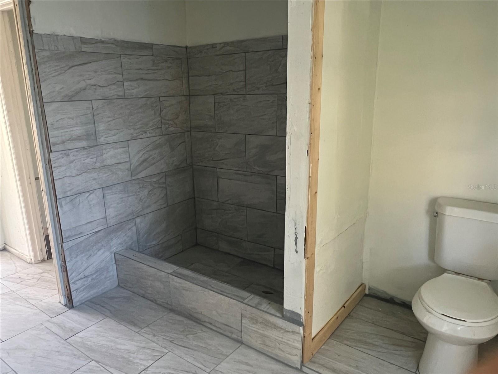 Image 22 of 47 For 112 3rd Eloise Street