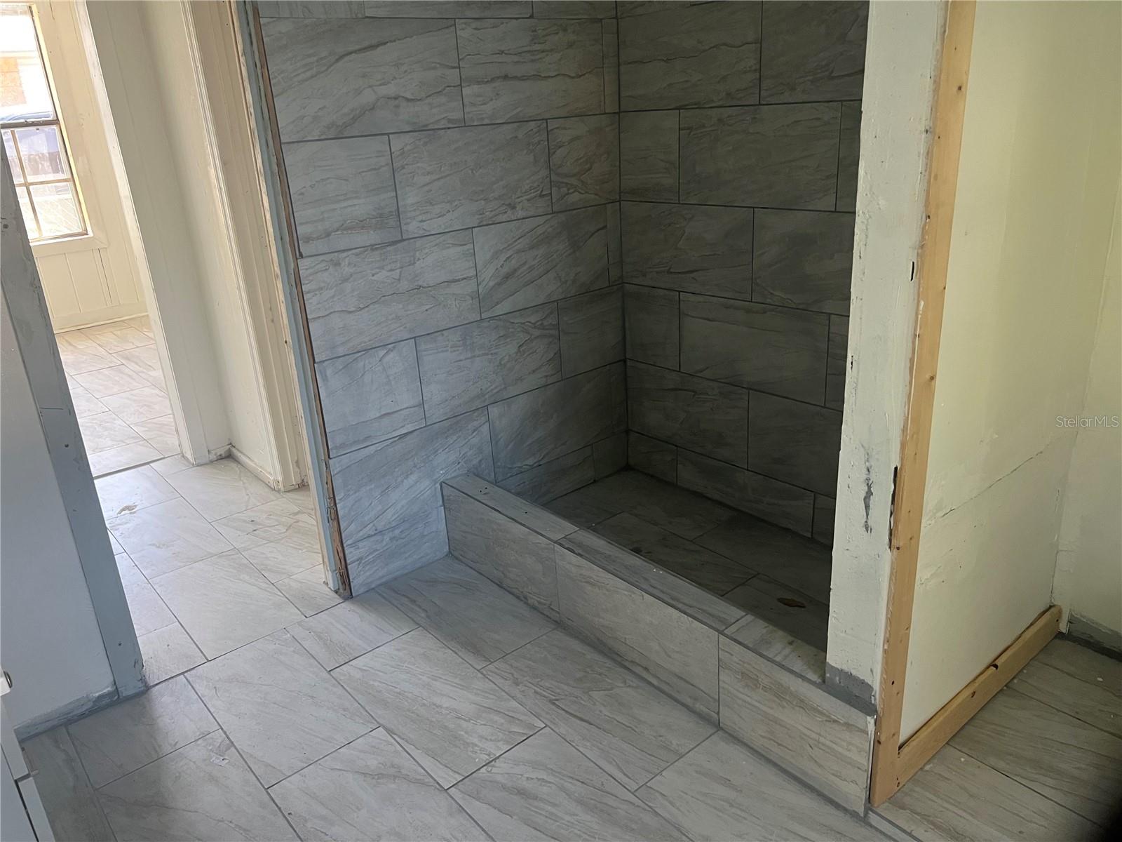 Image 23 of 47 For 112 3rd Eloise Street