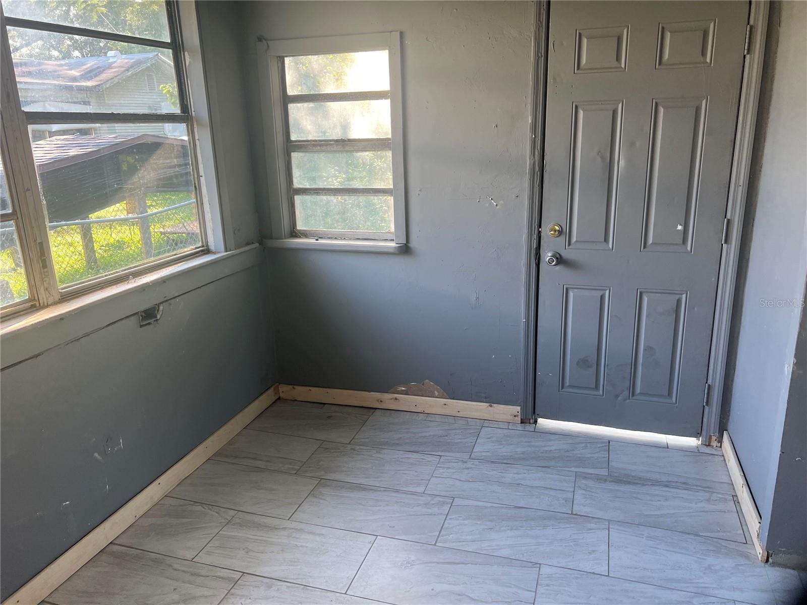 Image 31 of 47 For 112 3rd Eloise Street