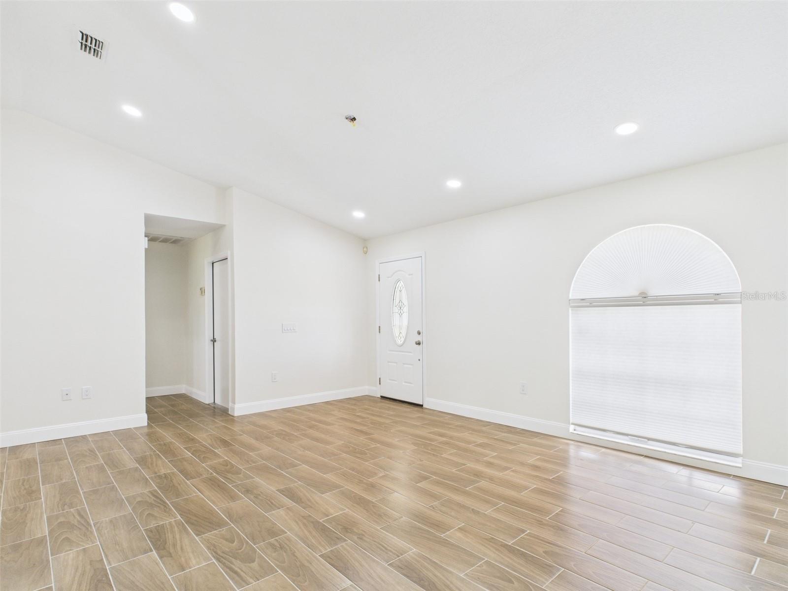 Image 4 of 30 For 5064 Cambry Lane